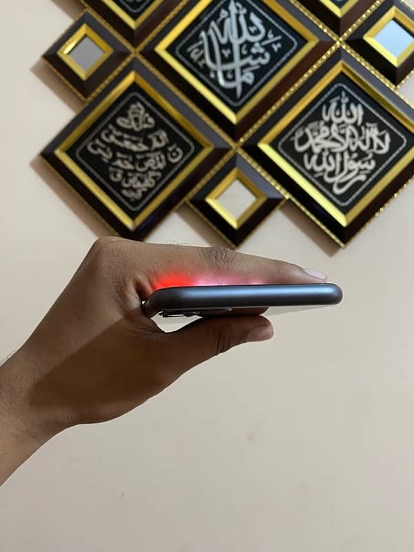 iphone 11 [Non Active with box] 5