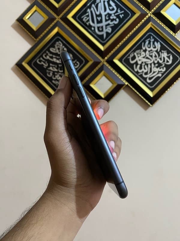 iphone 11 [Non Active with box] 6