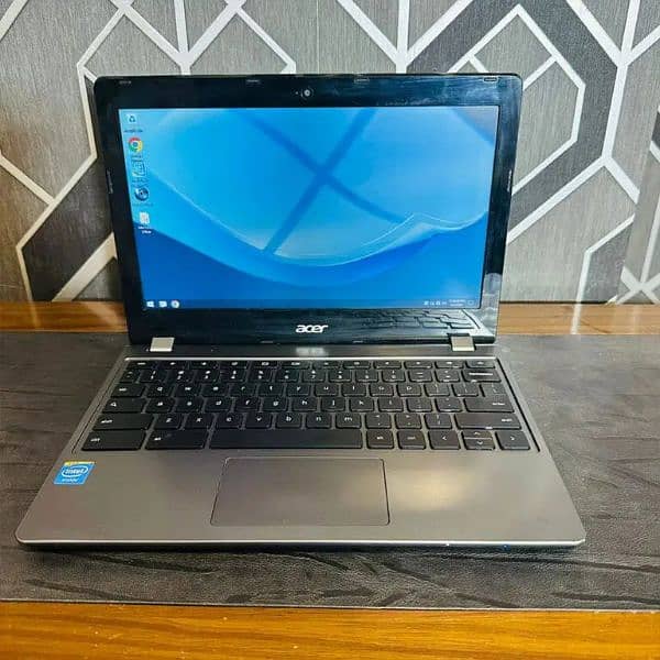 Acer Chromebook C740 | 4GB | 127GB | Window's 10 | 11.6" Display 1