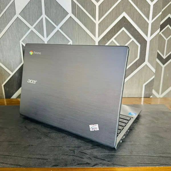 Acer Chromebook C740 | 4GB | 127GB | Window's 10 | 11.6" Display 2