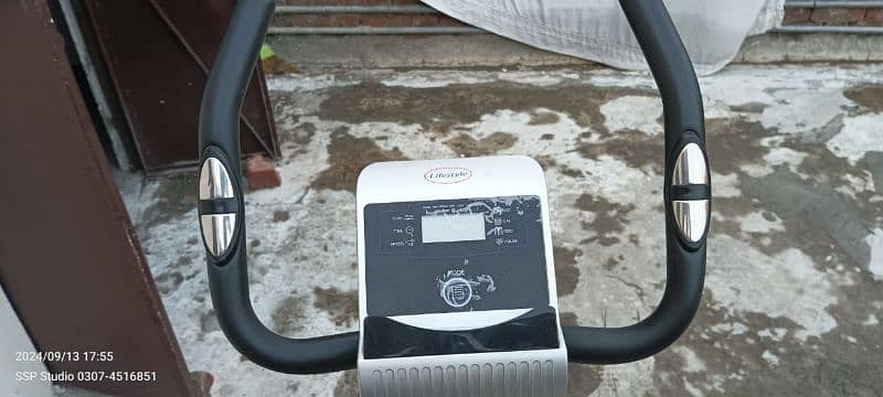 Home Cycle Machine Lush Condition New 1