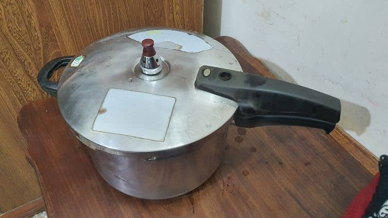 pressure cooker 1