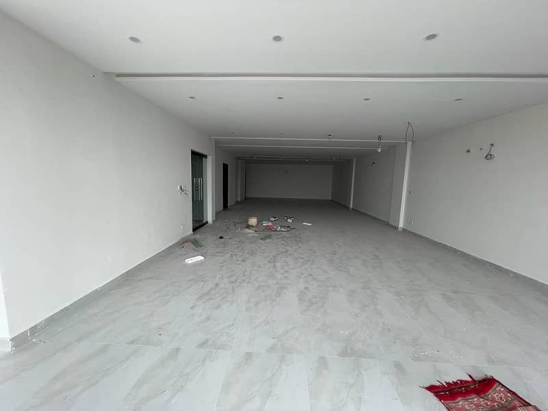 8 Marla Commercial Plaza 1st Floor With Cabin In Phase 3 Sector Y Available For Rent On Prime Location. 4