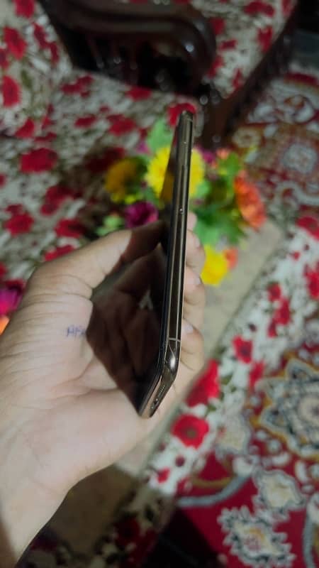 iphone xs max 256GB pta proved 2