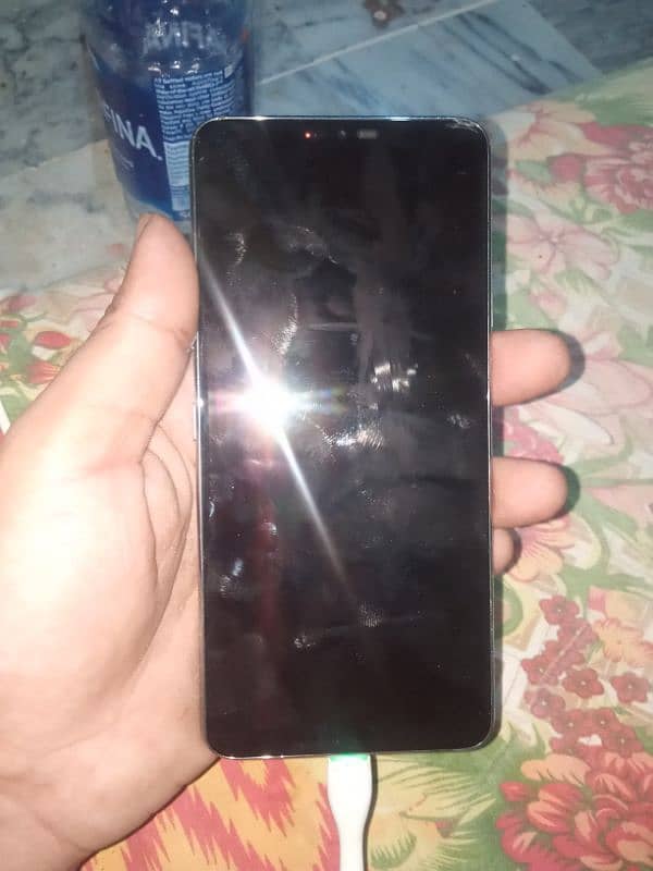 lg g7 thinq good condition 3