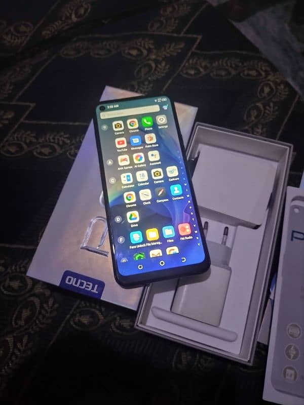 tecno pova 6gb 128gb with box chargr no fult 03217683721 call me 2