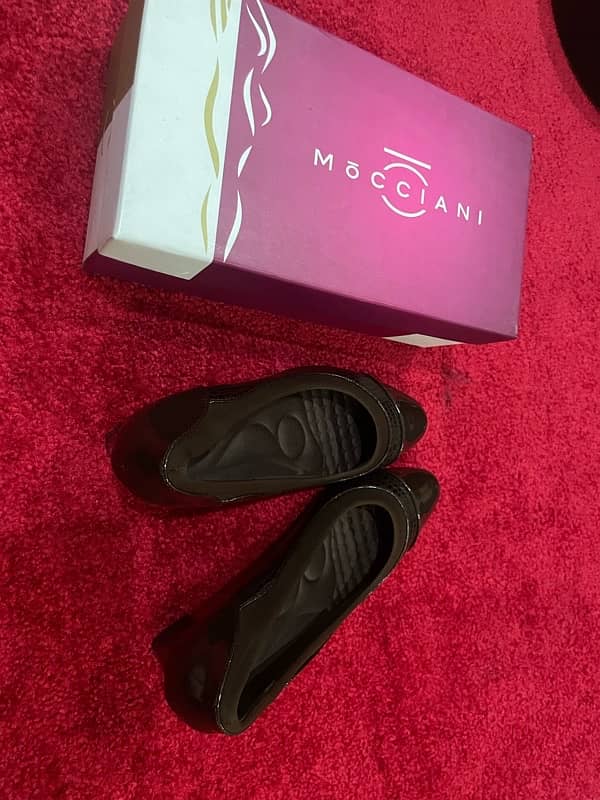 mocciani heels with medicated sole 3