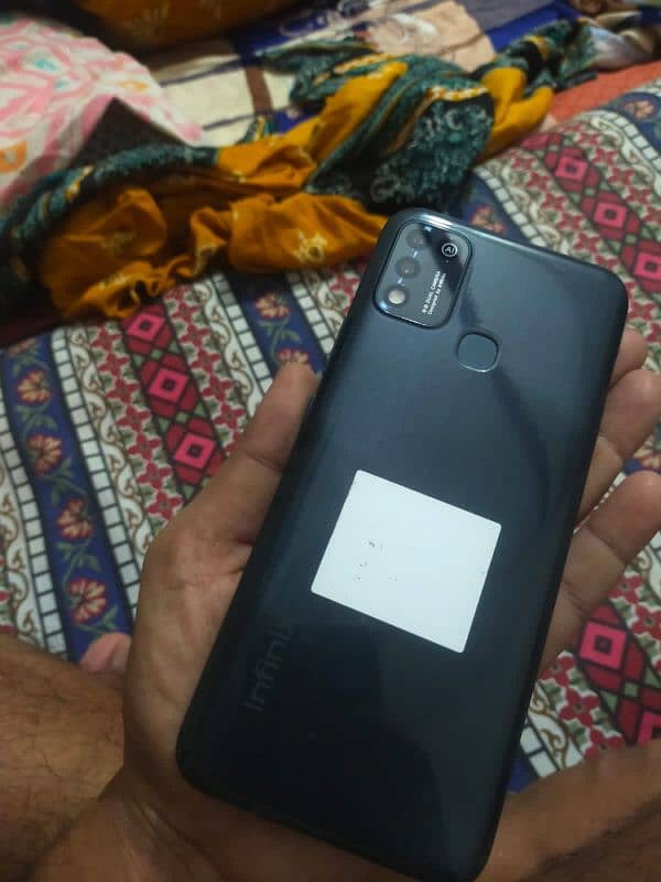 Infinix hot 11 play  4/64 for sale good condition 10/10 only set 9