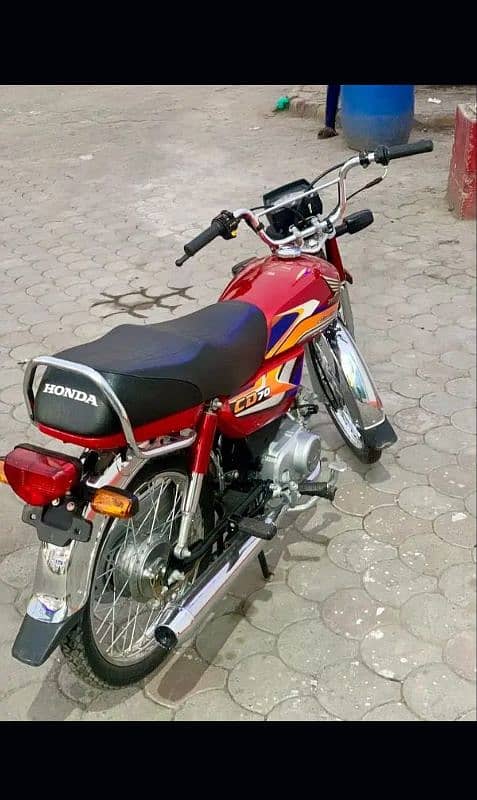 August Mie Nikli hui ha  new condition ha 1700 chalo ha 1