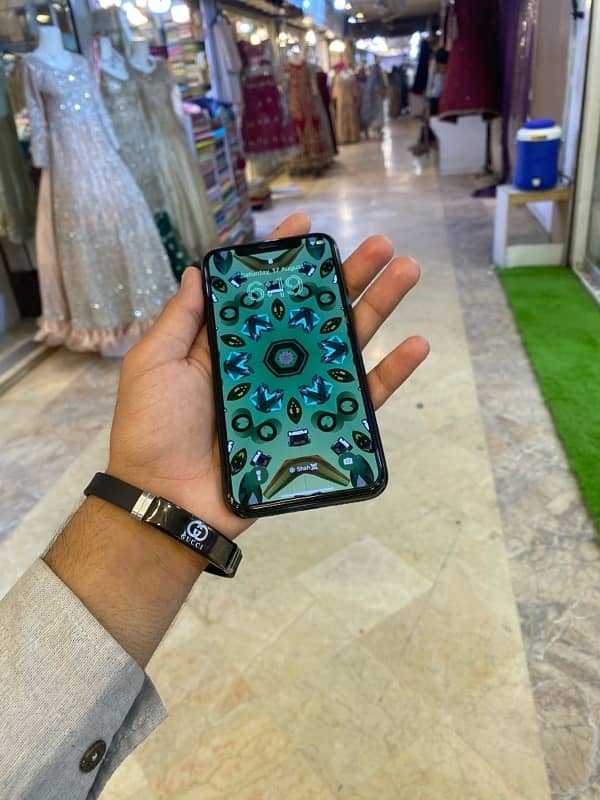 iPhone 11  pro saste me 3