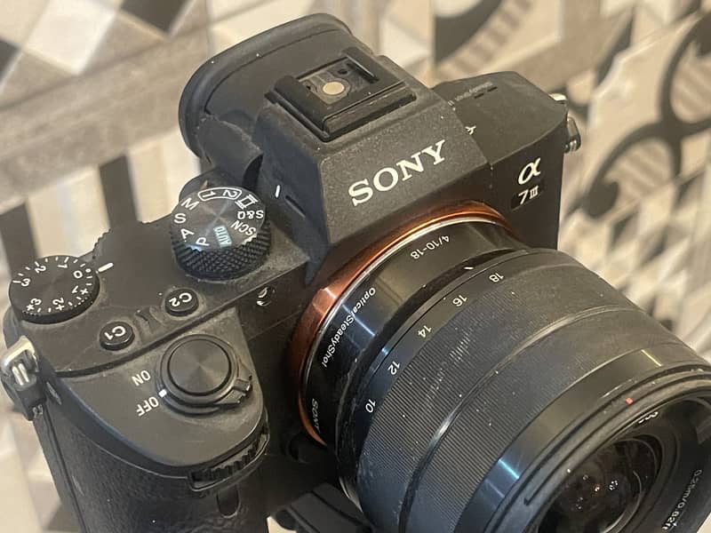 Sony a7 III ILCE7M3/B Full-Frame Mirrorless Camera with 3-Inch LCD 2