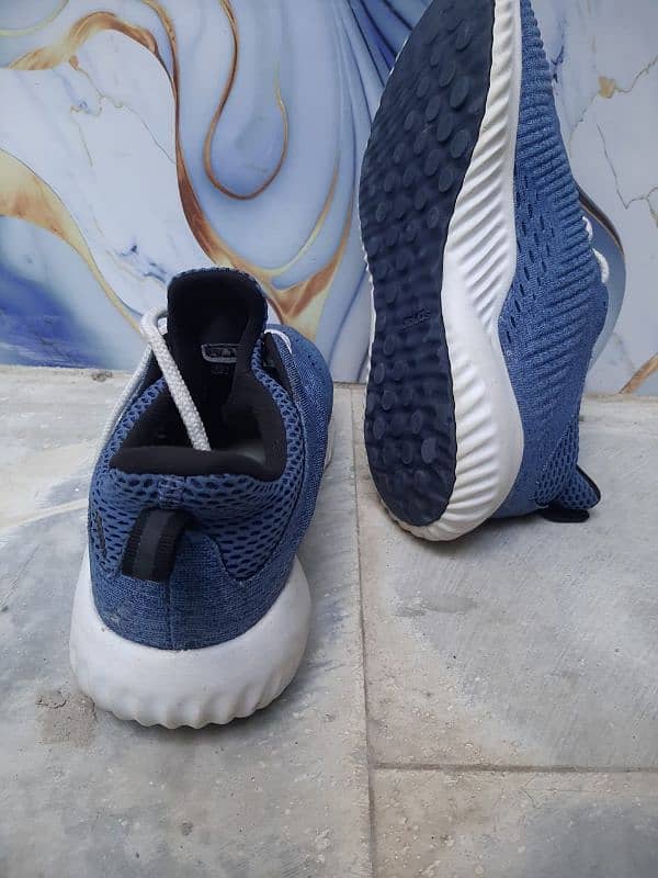 Adidas shoes in good condition 3