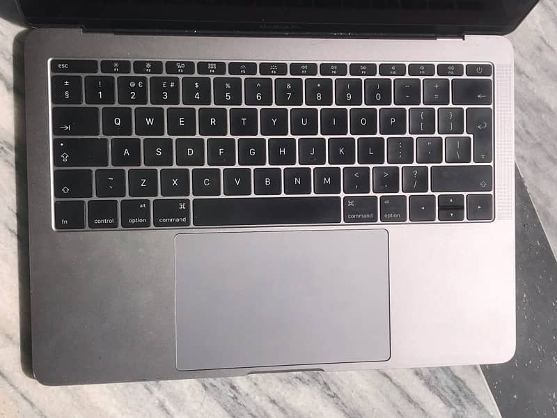 MacBook Pro 2016 /13inch 8