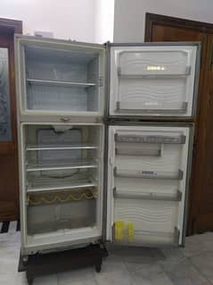 dawlance fridge in good and neat condition