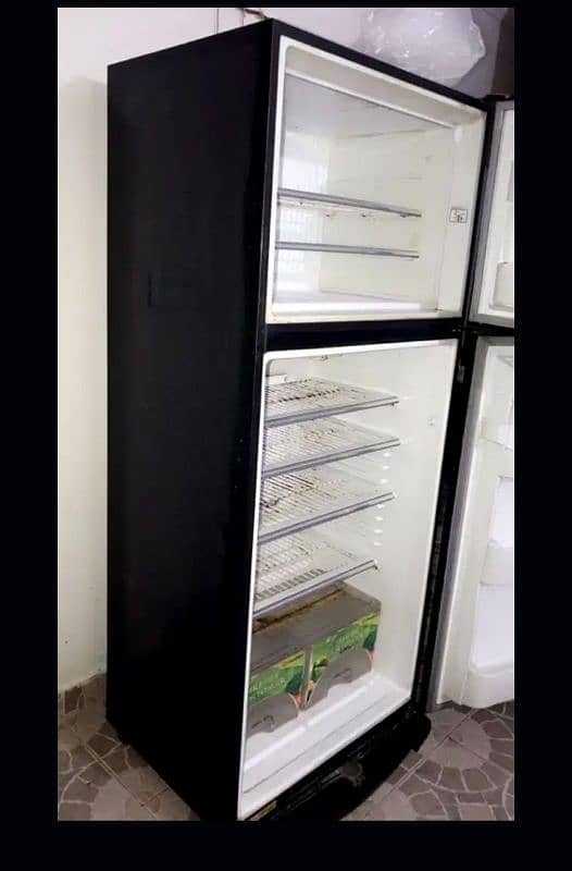 Dawlance H zone full size refrigerator in good condition 2