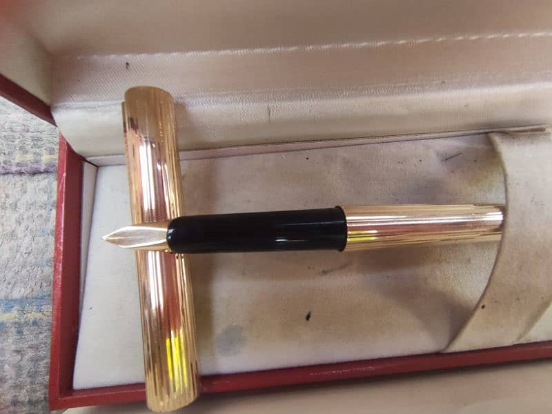 s. t. Dupont vantage pen. 18k gold nib 4