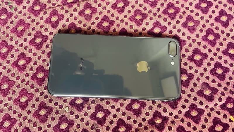 iphone 8 plus 10/10 condition 1