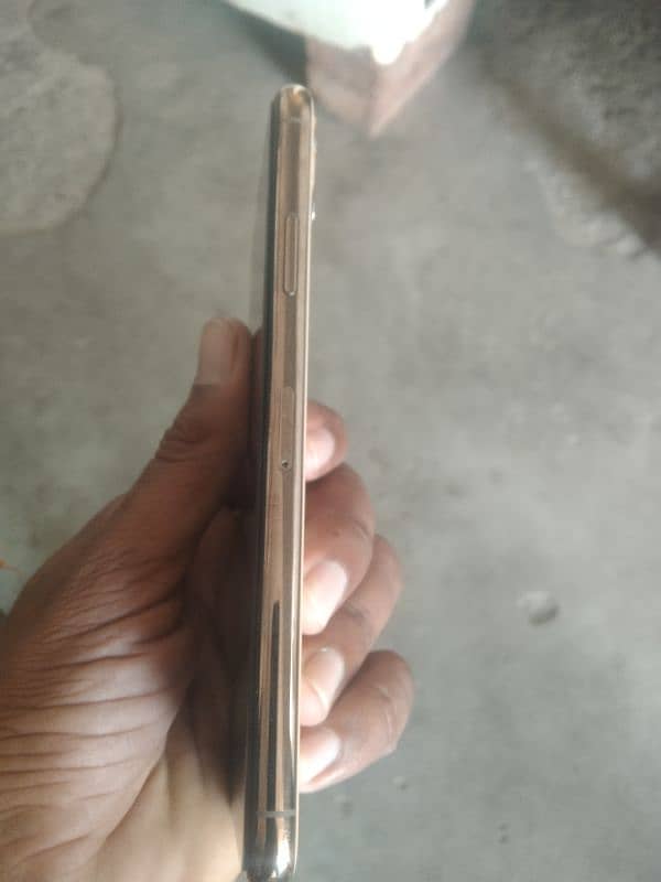 apple iphone 11 pro with 256gb non PTA 1