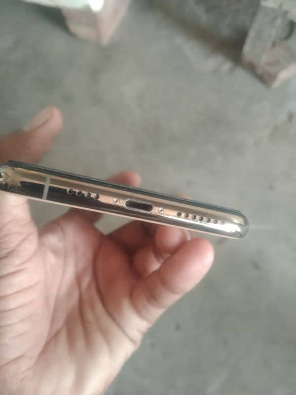 apple iphone 11 pro with 256gb non PTA 3