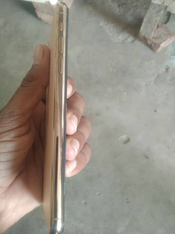 apple iphone 11 pro with 256gb non PTA 4