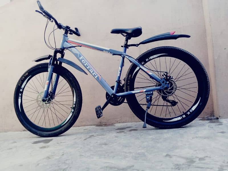 26 INCH IMPORTED GEAR CYCLE 1 MONTH USED URGENT SALE 03265153155 16