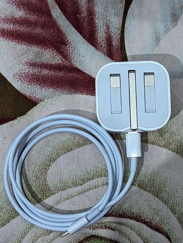 iPhone 14 pro max 20w 100% Original Charger  0320 94 04 817 2