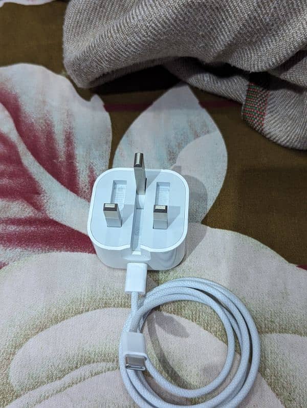 iPhone 14 pro max 20w 100% Original Charger  0320 94 04 817 5