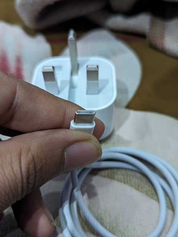 iPhone 14 pro max 20w 100% Original Charger  0320 94 04 817 6