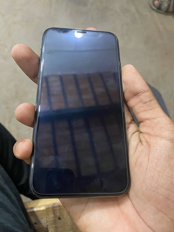 I Phone X /64GB / NON PTA 5