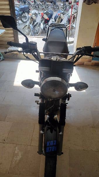 Suzuki GS 150 2