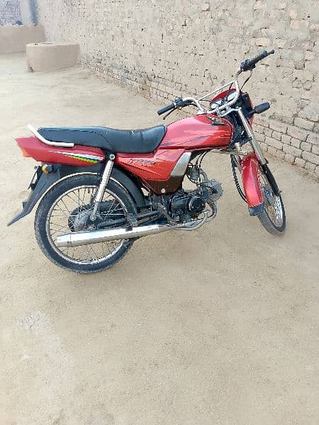 Honda CD 70 dream 4