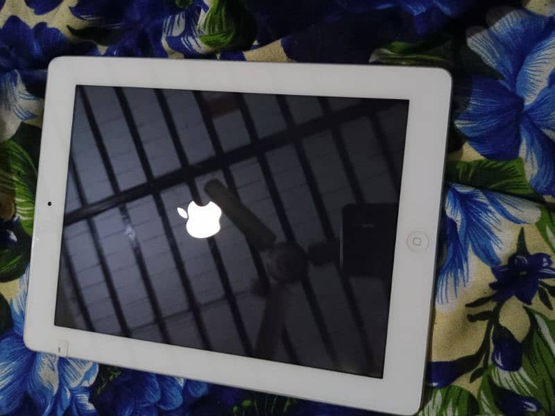 I pad for Sale - 2GB RAM, 32GB SSD, 2