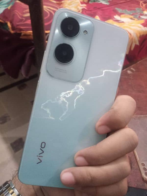 Vivo Y 18 6/128  ( 11 months warranty ) 2