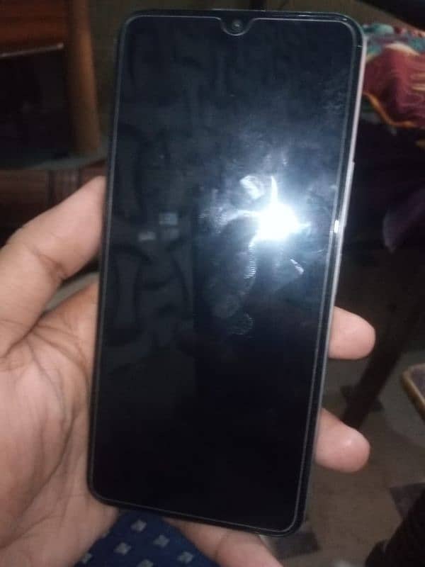 Vivo Y 18 6/128  ( 11 months warranty ) 3