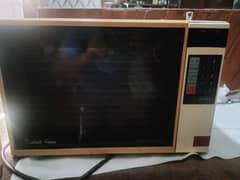 Branded Daewoo Microwave Oven is good condition