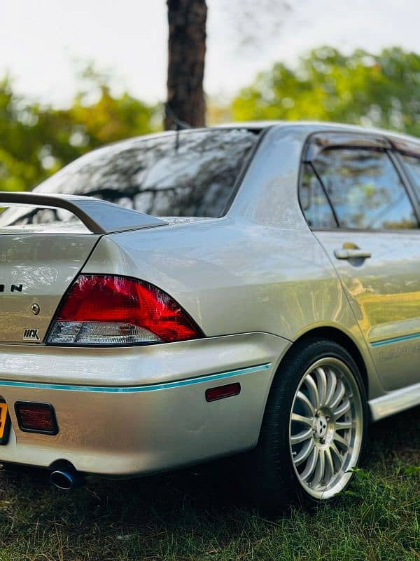 Mitsubishi Lancer 2005 4