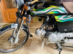 Honda CD 70, like new bike 0