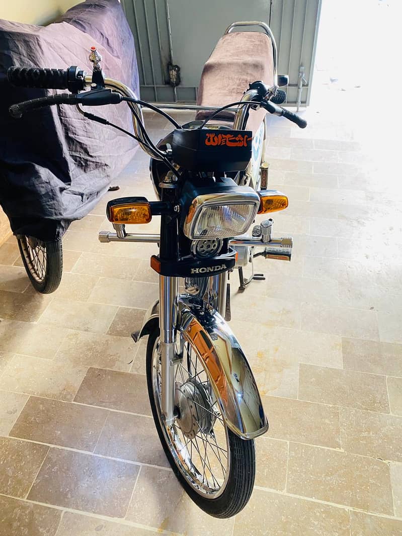 Honda CD 70, like new bike 10