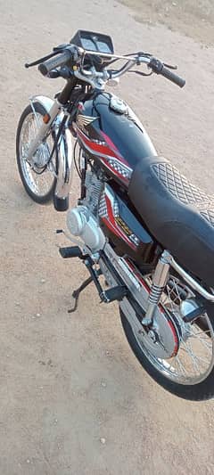 Honda 125 Karachi number first owner 0312/24/92/688