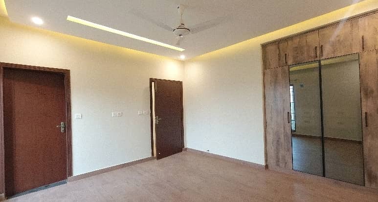 10 Marla Spacious Flat Is Available In Askari 11 - Sector D For rent 3