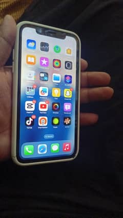 iPhones xr 128 gp total  original just corner little betry health 81