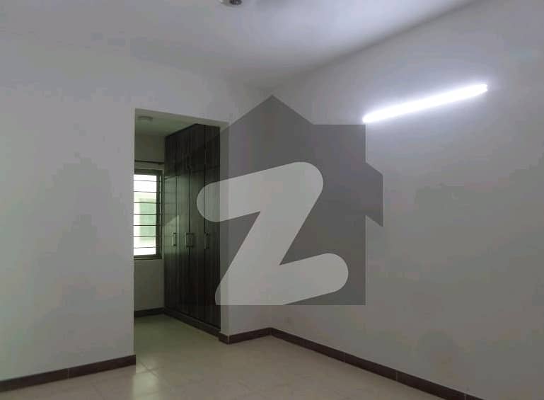 Askari-XI, Lahore Flat Available for Rent 3rd Floor 4