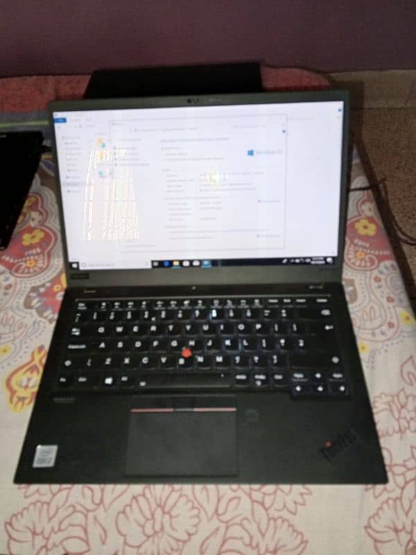 Lenovo X1 carbon 14inch 4k screen corei7 10thgen 16gbram 512gbnvme ssd 1