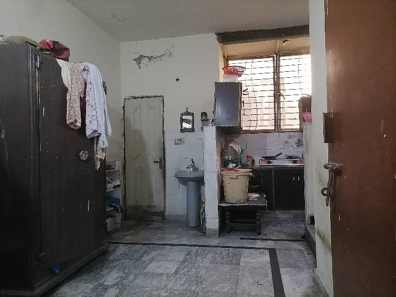 House Available For Sale In  Nishat  Colony 6