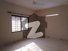 Single Storey 400 Square Yards Office For rent In Gulshan-e-Iqbal - Block 5 Karachi 0