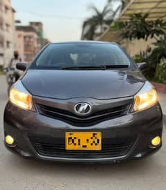 Toyota Vitz Model 2012 Reg. 2015 Grey  Automatic orignal Conditin.