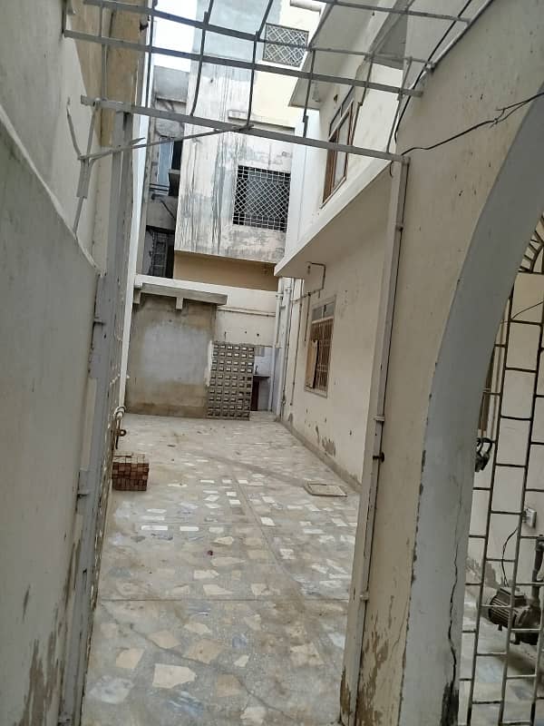 Centrally Located House In Gulshan-e-Iqbal - Block 10-A Is Available For sale 15