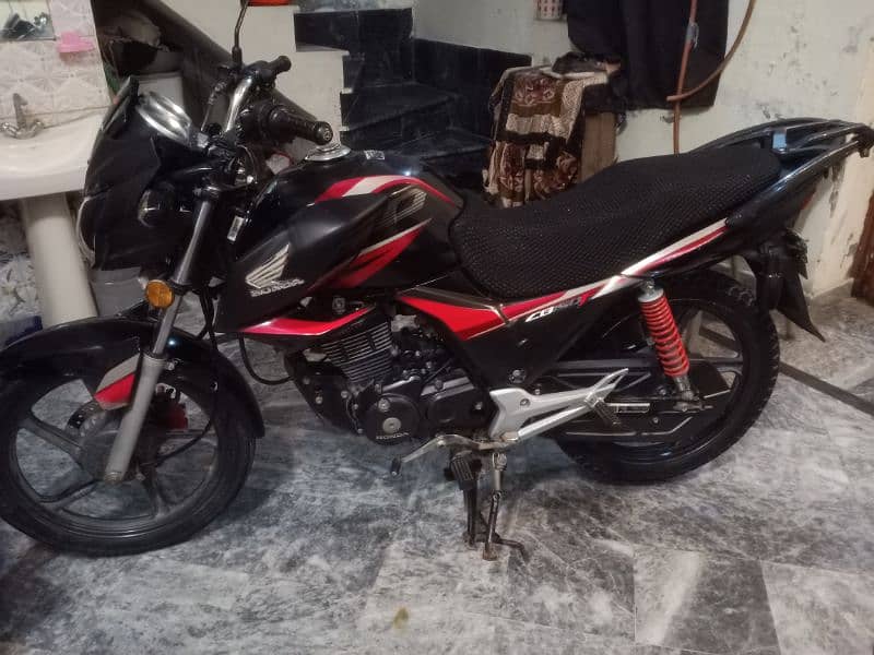 Honda CB150F 0