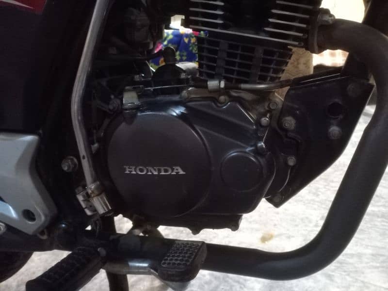 Honda CB150F 8