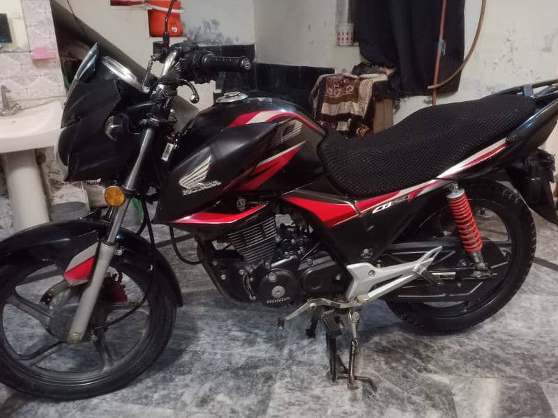 Honda CB150F 11